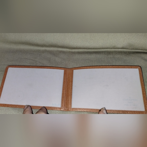 LOUIS VUITTON LEATHER BI-FOLD CARD/PHOTO HOLDER POCKET ORGANIZER ~ AUTHENTIC - Picture 10 of 14